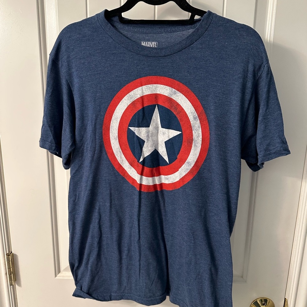 Marvel Captain America T-Shirt Medium